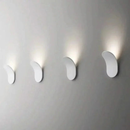 Skorter | Modern Curved Wall Lamp with LED Light