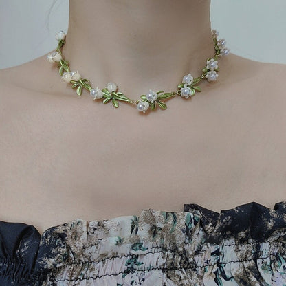 Skorter | Elegant White Flowers Bell Orchids Pearl Jewelry Collection