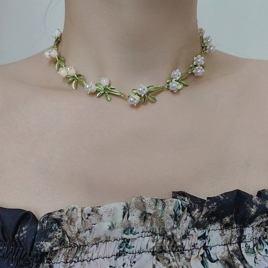 Skorter | Elegant White Flowers Bell Orchids Pearl Jewelry Collection