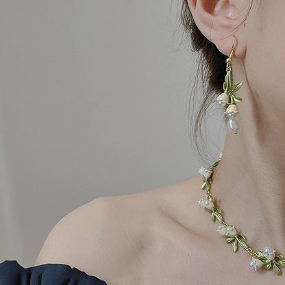 Skorter | Elegant White Flowers Bell Orchids Pearl Jewelry Collection