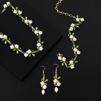 Skorter | Elegant White Flowers Bell Orchids Pearl Jewelry Collection