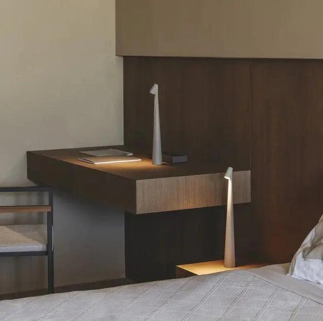 Skorter | Dorsø - L'ummiere D'apol table lamp