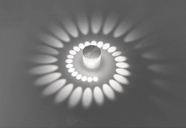 Skorter | Luminous Arc LED Floor Lamp – Modern Ambient Lighting