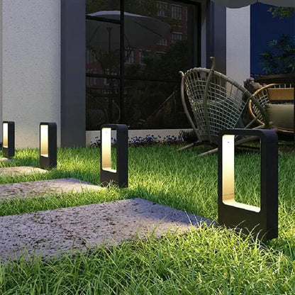 Skorter | Elegant Aluminum Floor Lamp for a Luxurious Shine Outdoors