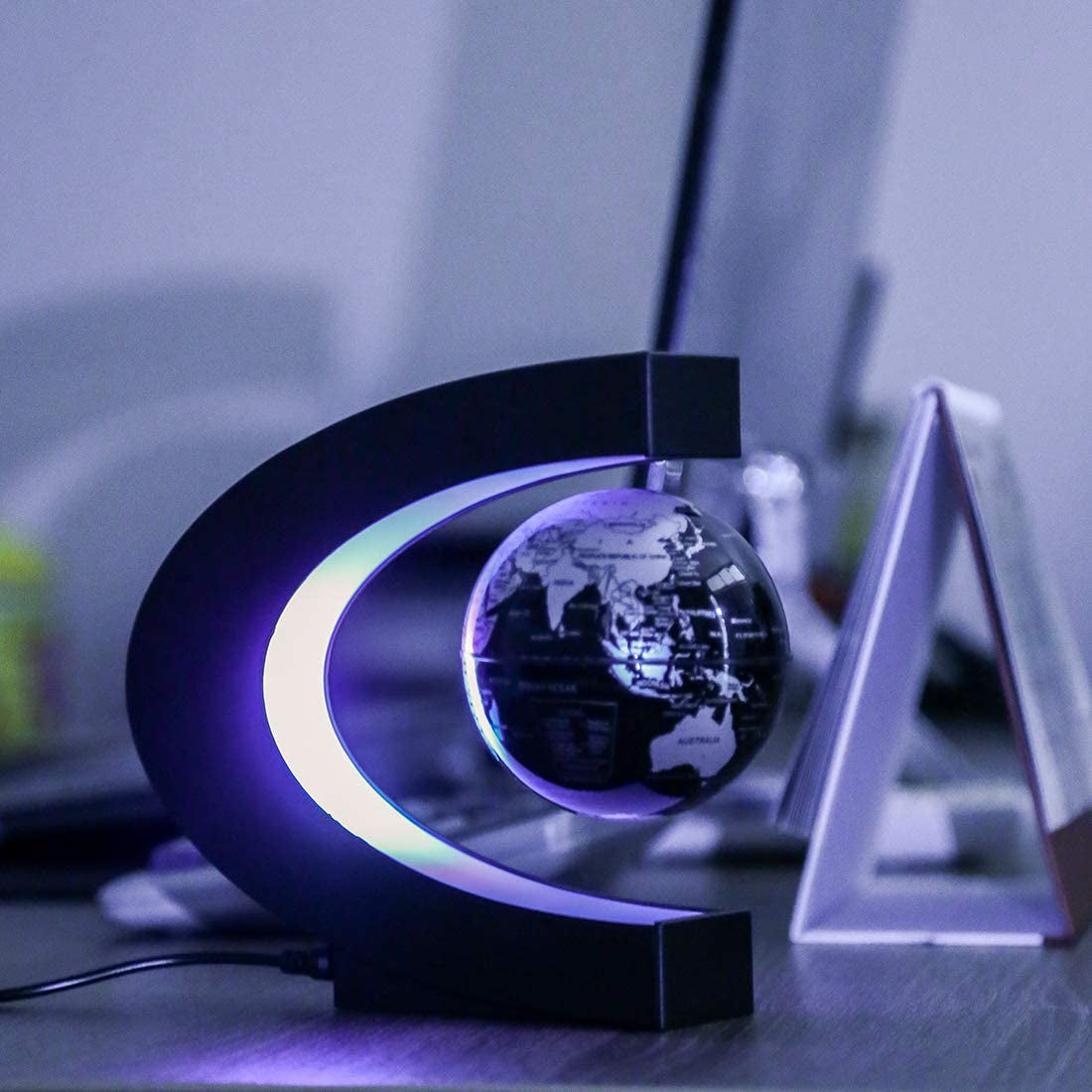 Skorter | Magnetic Levitation Sphere with LED Light