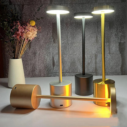 Skorter | Minimalist Restaurant Table Lamp