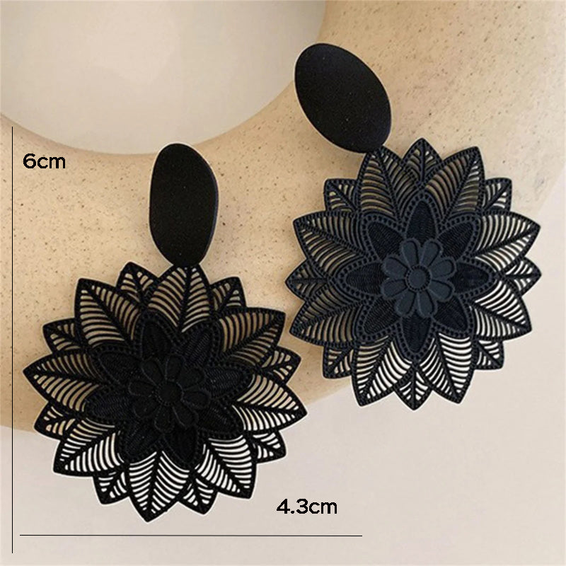 Skorter | Black Color Fashionable Ultra-Thin Flower Earrings Collection