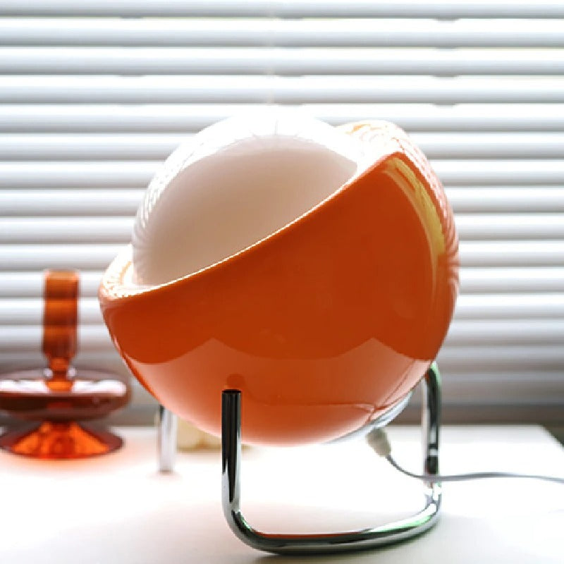 Skorter | Glass table lamp in Bauhaus style for artistic atmosphere