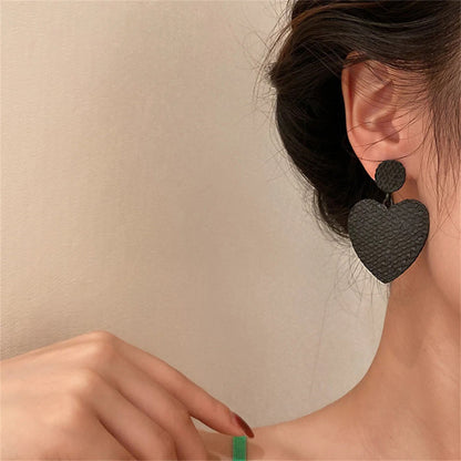 Skorter | Black Color Fashionable Ultra-Thin Flower Earrings Collection