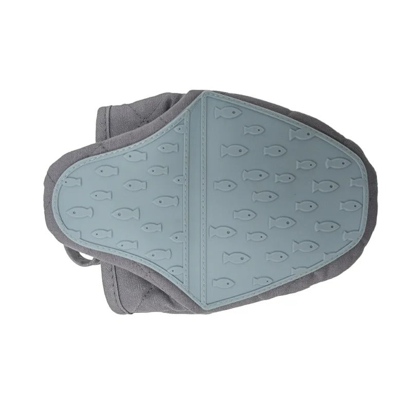 Skorter | Finley – Heat-resistant silicone oven mitt in fish shape