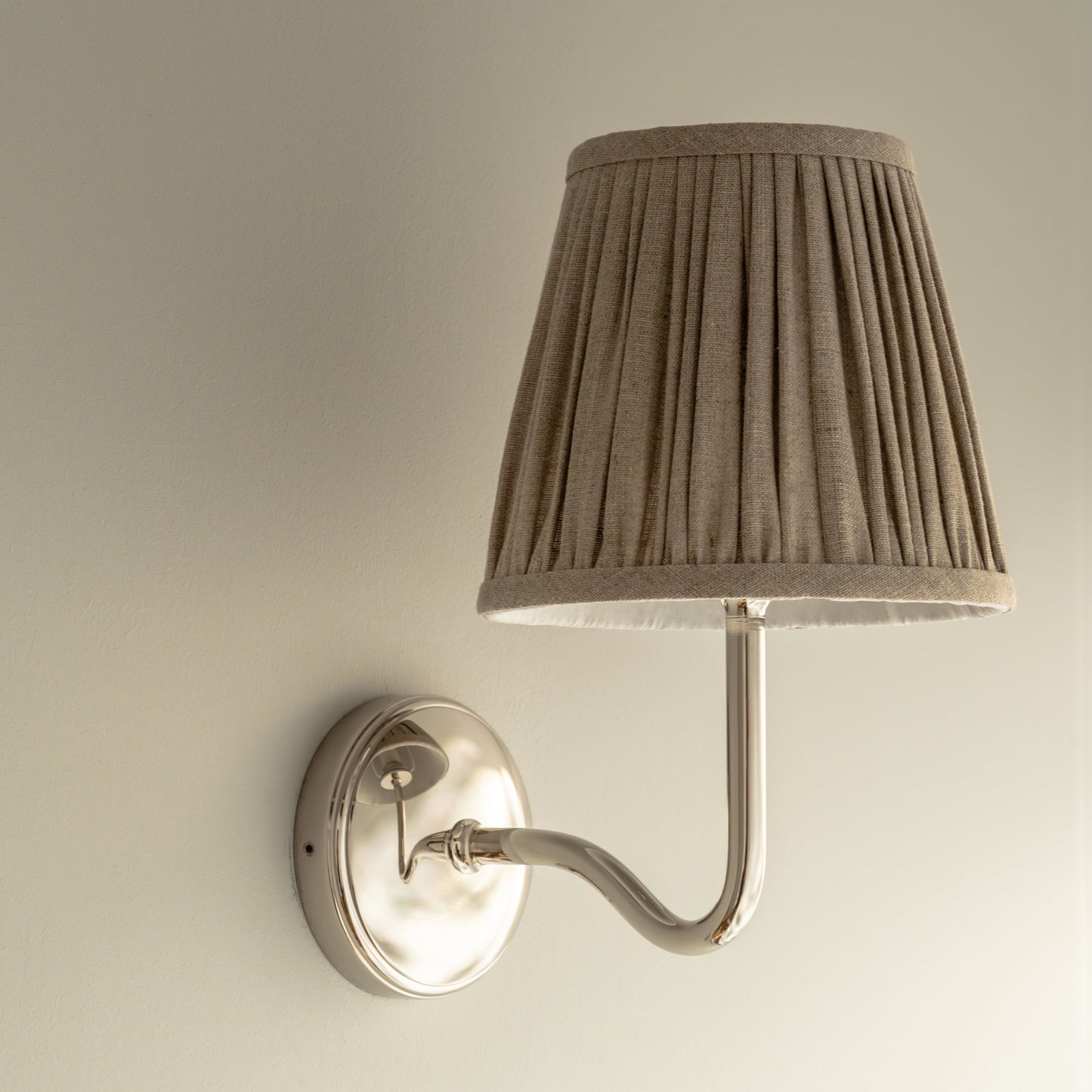 Skorter | Malvern Small Wall Lamp Pleated Natural Beige - Polished Nickel