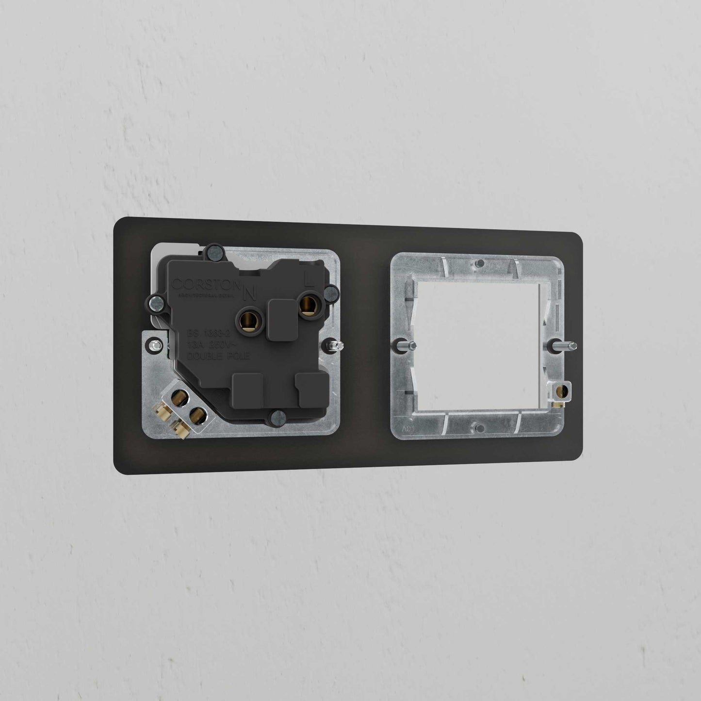 Skorter | 1G 50mm Module & Single Socket UK Plate - Bronze Black