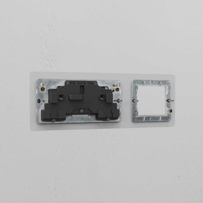 Skorter | 1G 50mm Module & Double Socket UK Plate - Clear White