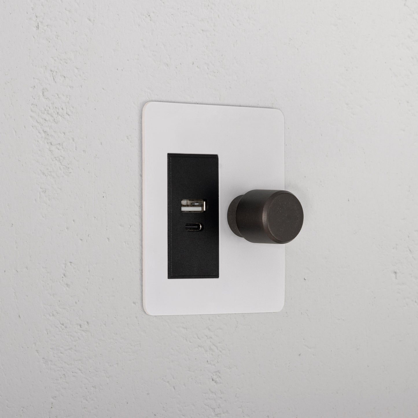Skorter | 1G Two Way Dimmer + USB A+C Slimline Switch - Malbar Bronze Black