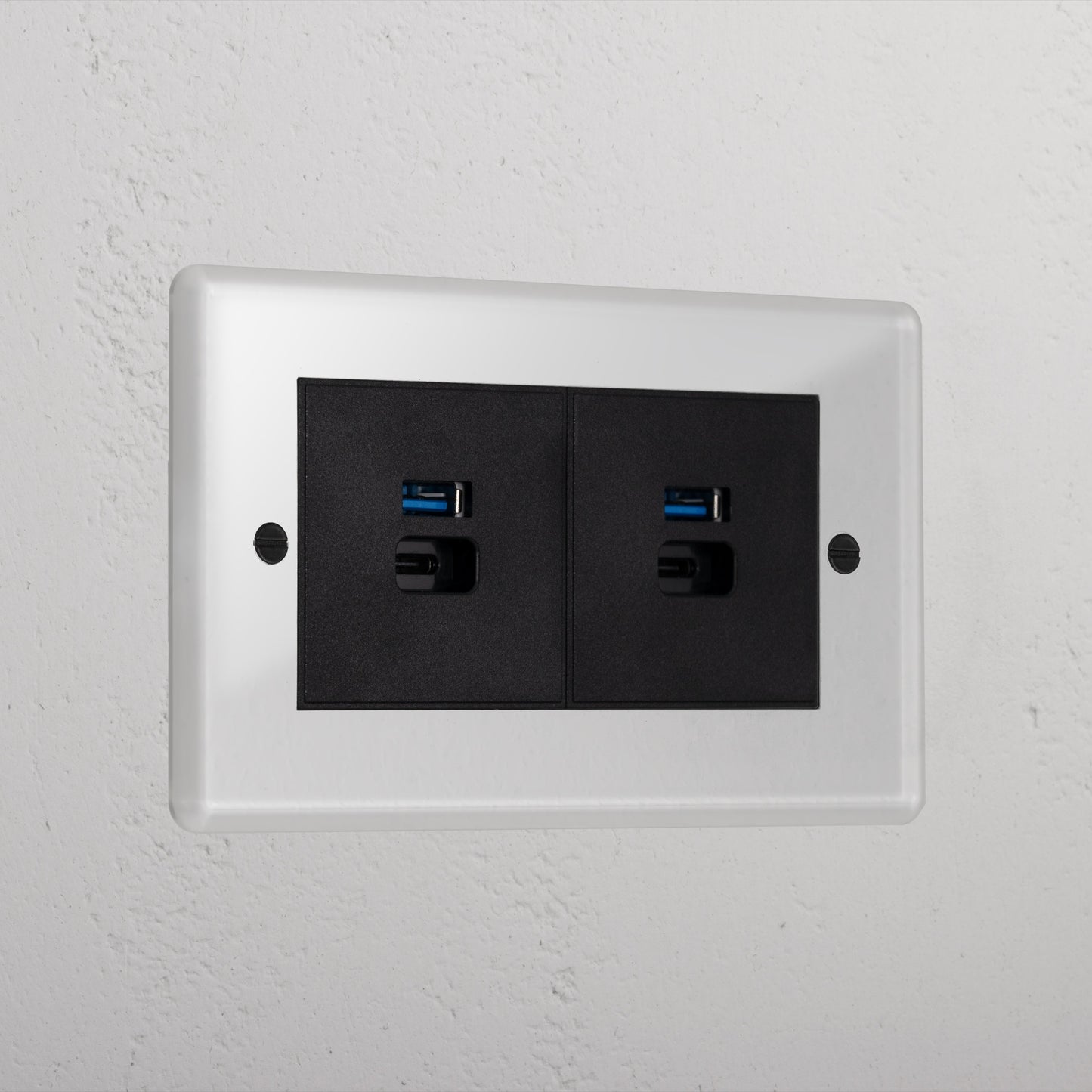 Skorter | 2x USB A+C Fast Charging Port - Clear Black