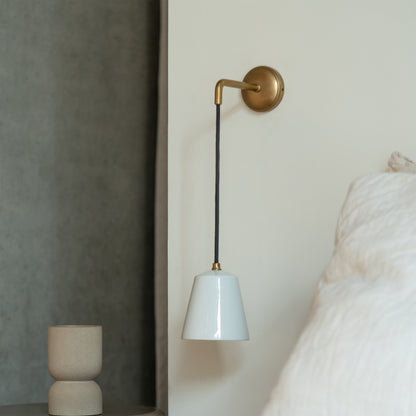 Skorter | Richmond Small Hanging Wall Lamp Fine Porcelain - Antique Brass