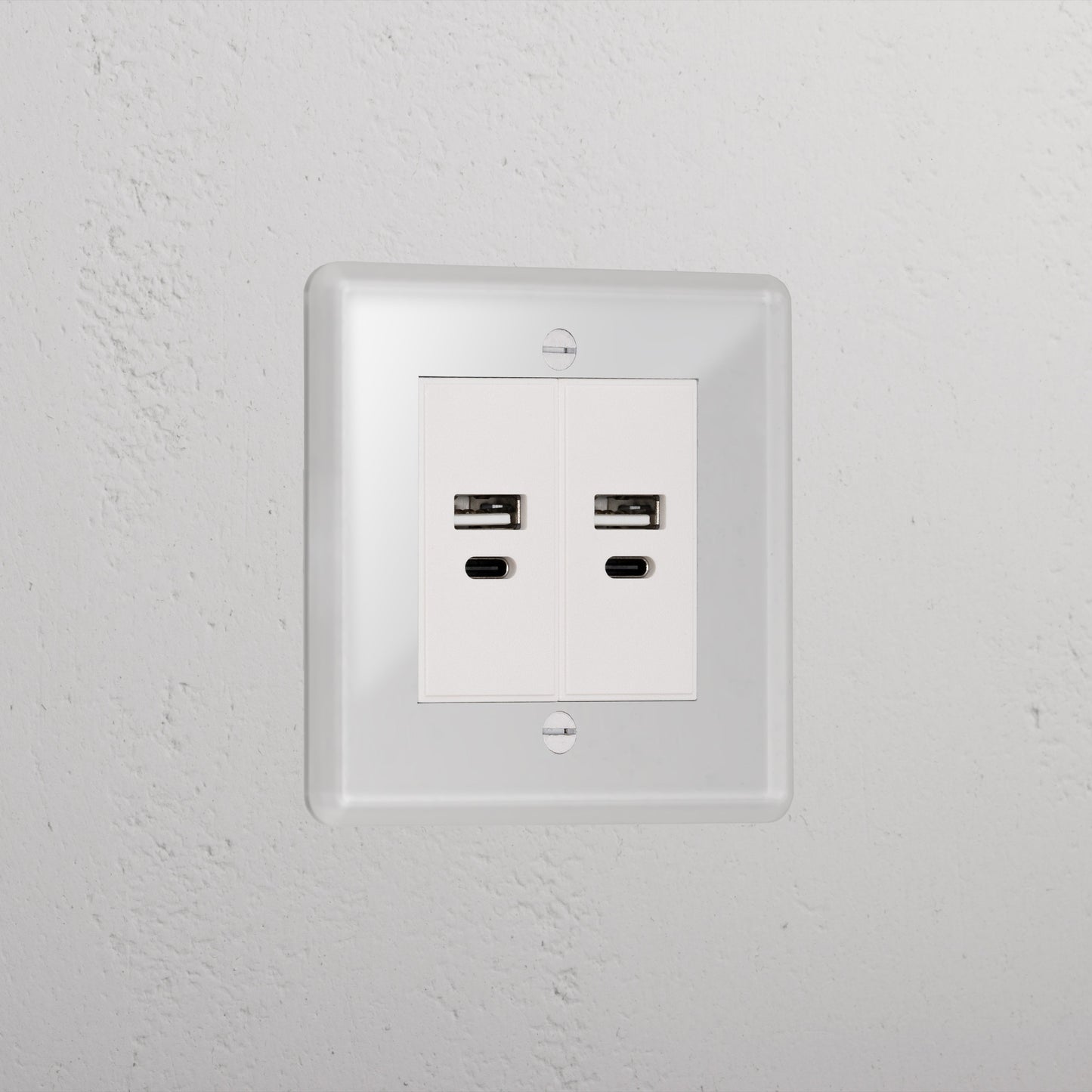 Skorter | 2x USB A+C socket - Clear White