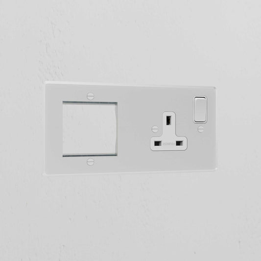 Skorter | 1G 50mm Module & Single Socket UK Plate - Clear White