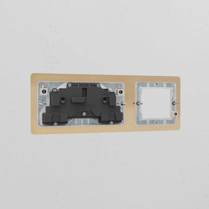 Skorter | 1G 50mm Module & Double Socket UK Plate - Antique Brass White
