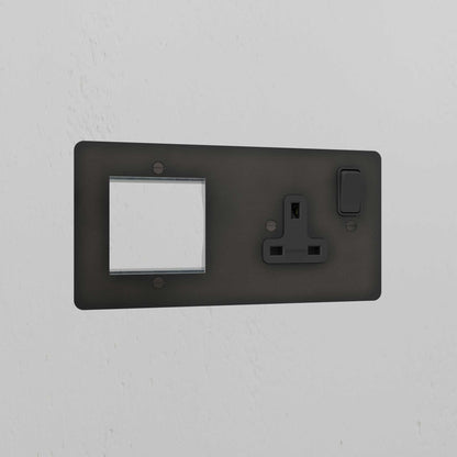 Skorter | 1G 50mm Module & Single Socket UK Plate - Bronze Black