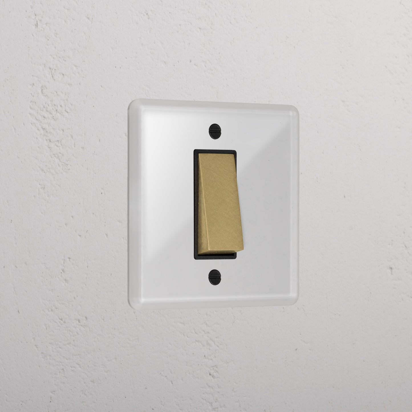 Skorter | 1G Retactive Rocker Switch - Clear Antique Brass Black