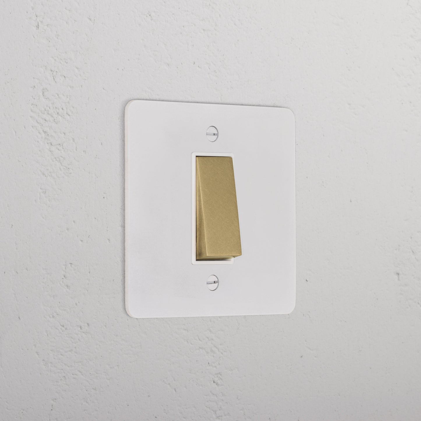 Skorter | 1G Double Pol Rocker Switch - Malbar Antique Brass White