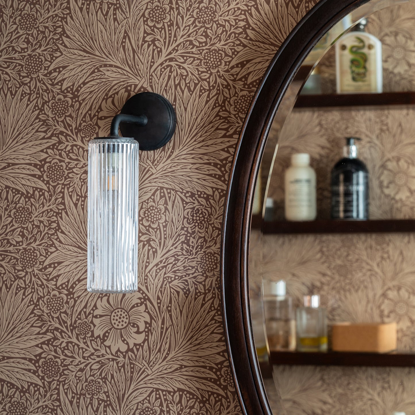Skorter | Claremont Small Wall Lamp Fluted Glass - Bronze