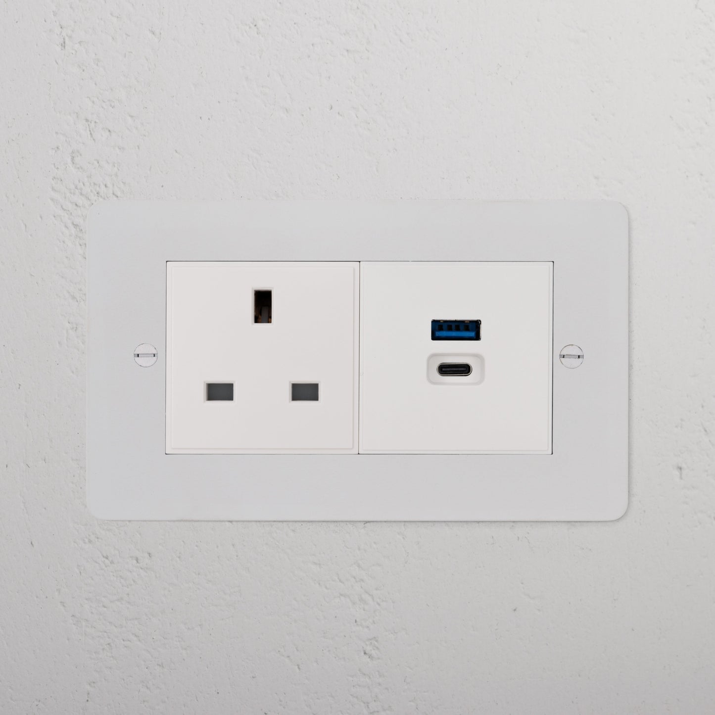 Skorter | 13A Socket + USB A+C Fast Charging - Malbar White