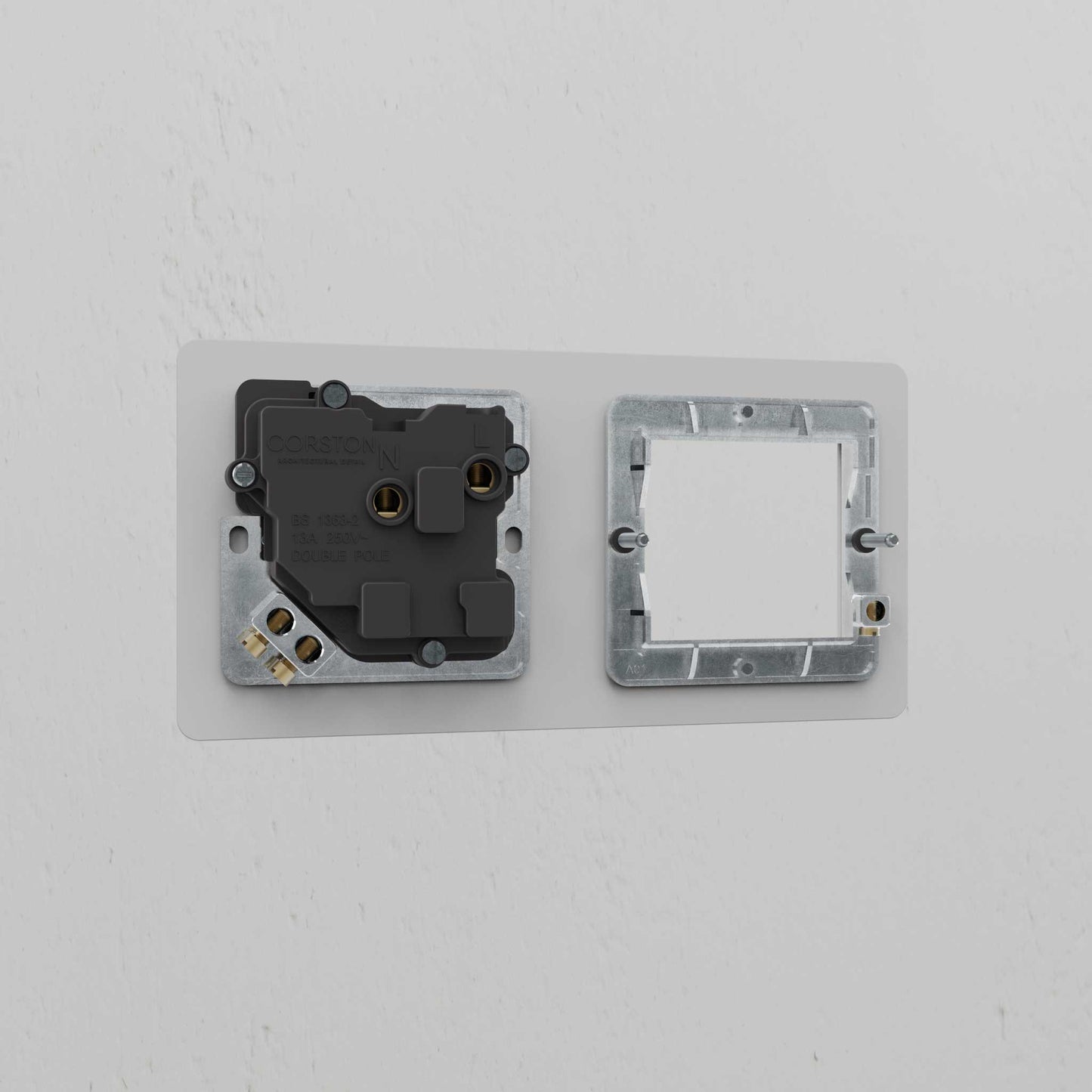 Skorter | 1G 50mm Module & Single Socket UK Plate - Clear Black