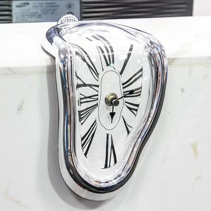 Skorter | Cali - Surrealistic dripping wall clock