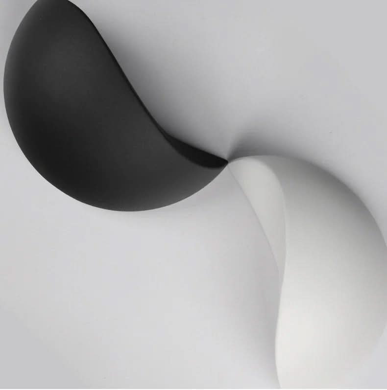 Skorter | Minimalist Half-Round LED Wall Light – Modern Indoor/Outdoor Lamp