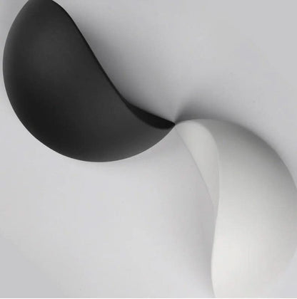 Skorter | Minimalist Half-Round LED Wall Light – Modern Indoor/Outdoor Lamp