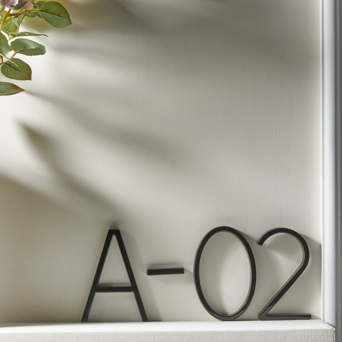 Skorter | Modern House Numbers – 3D Floating Effect & Weatherproof Zinc Alloy Design