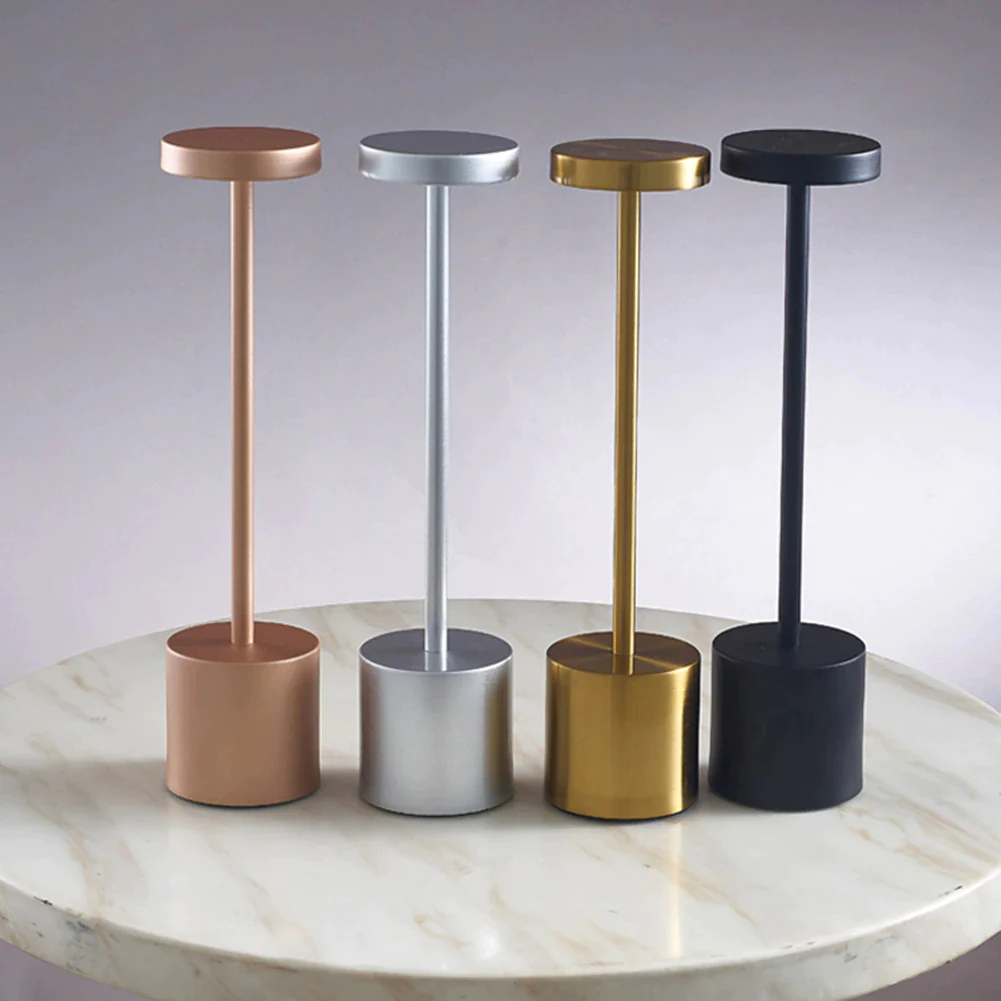 Skorter | Monax Iron Lamp