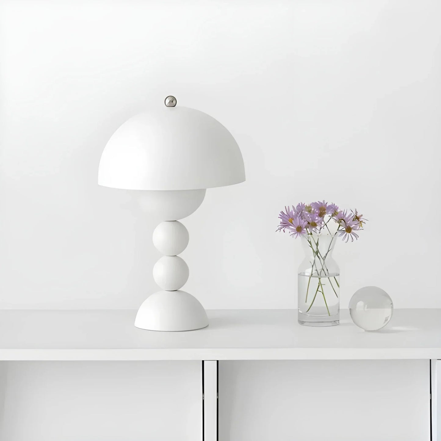 Skorter | Modern Table Lamp in Scandinavian Design with Gold Accents