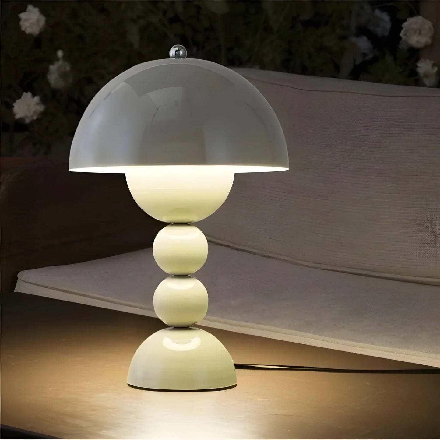 Skorter | Modern Table Lamp in Scandinavian Design with Gold Accents