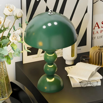 Skorter | Modern Table Lamp in Scandinavian Design with Gold Accents