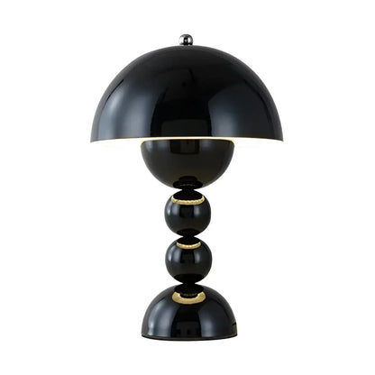 Skorter | Modern Table Lamp in Scandinavian Design with Gold Accents