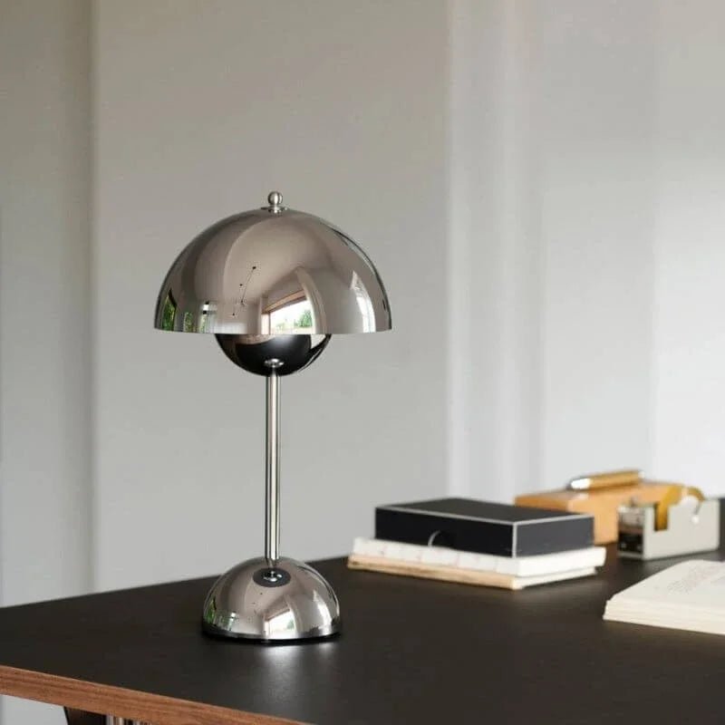 Nordic Modern Table Lamp - SKØRTER