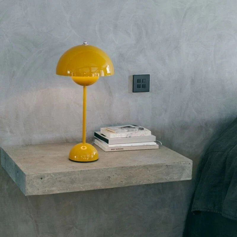 Nordic Modern Table Lamp - SKØRTER