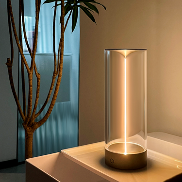 Skorter | Modern Magnetic Table Lamp