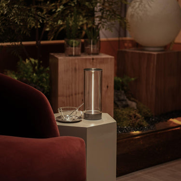 Skorter | Modern Magnetic Table Lamp