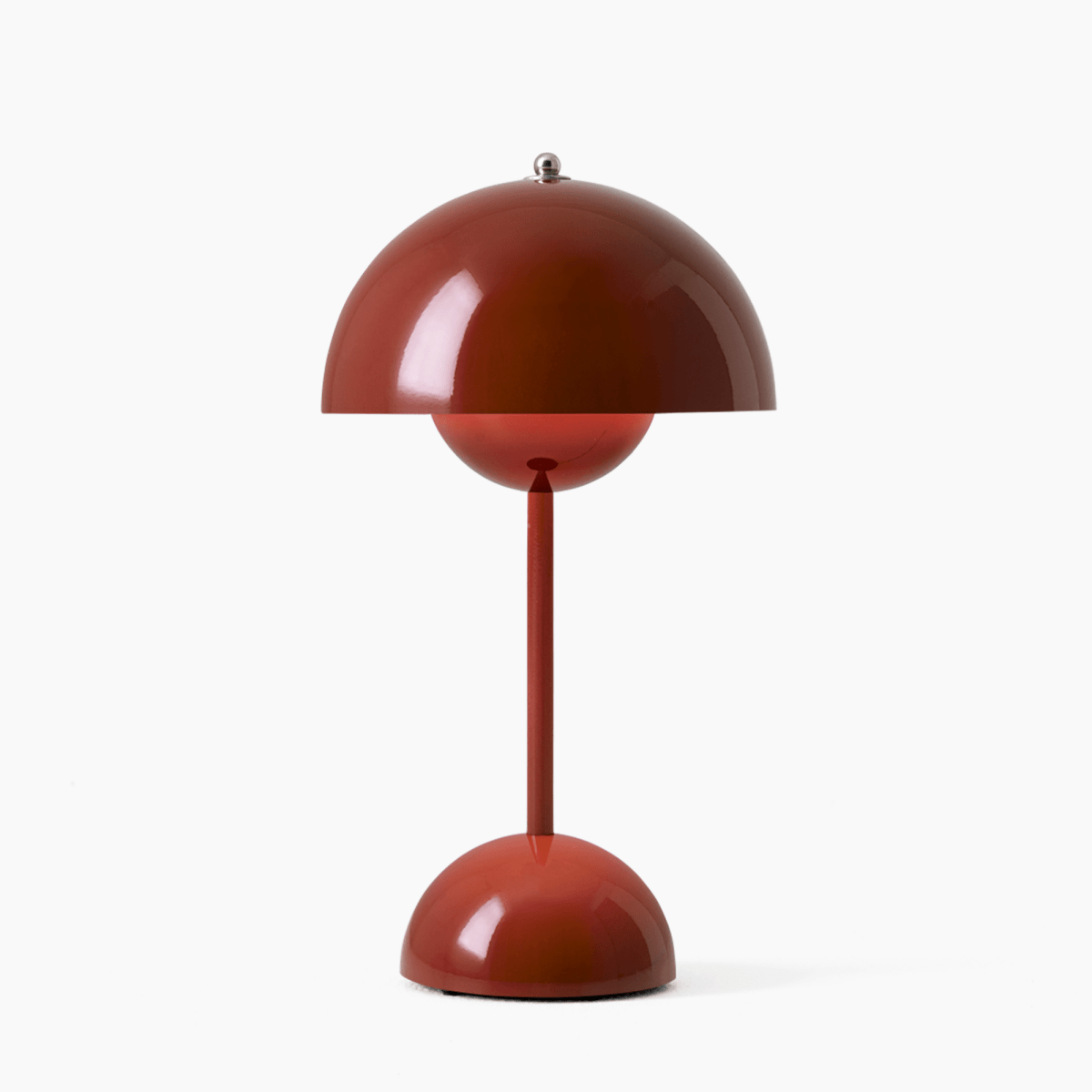 Skorter | Add a touch of retro charm to your home with this lamp