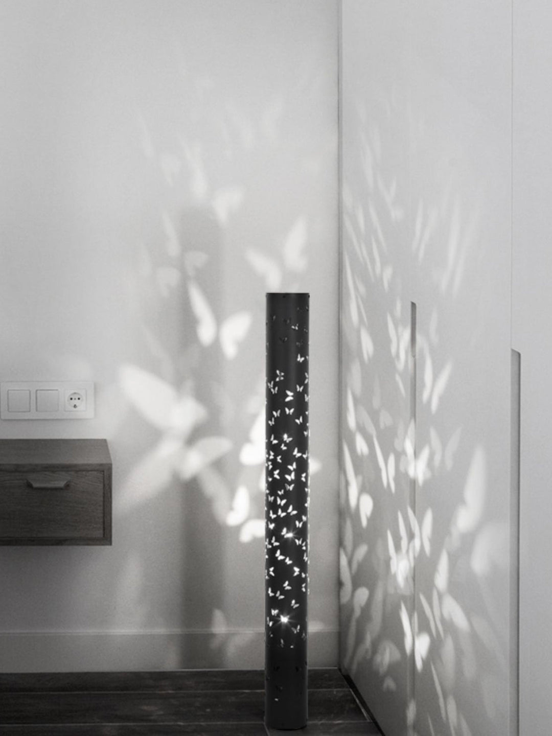 Norfried Column Floor Lamp - SKØRTER