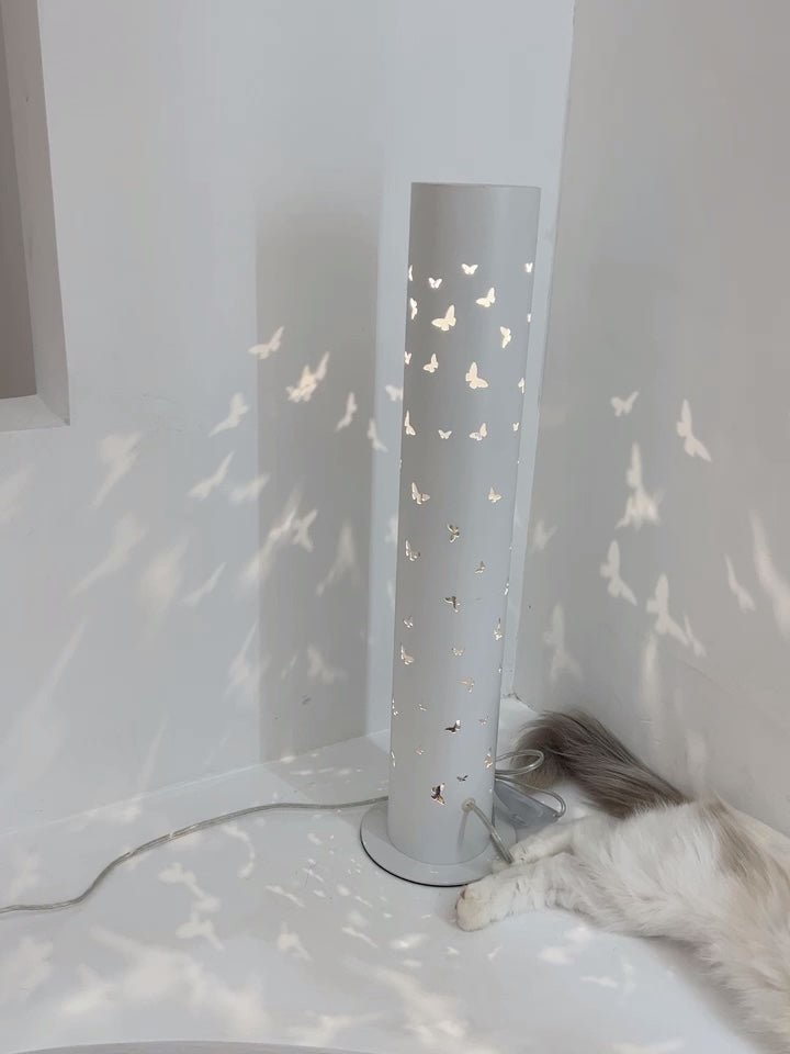 Norfried Column Floor Lamp - SKØRTER