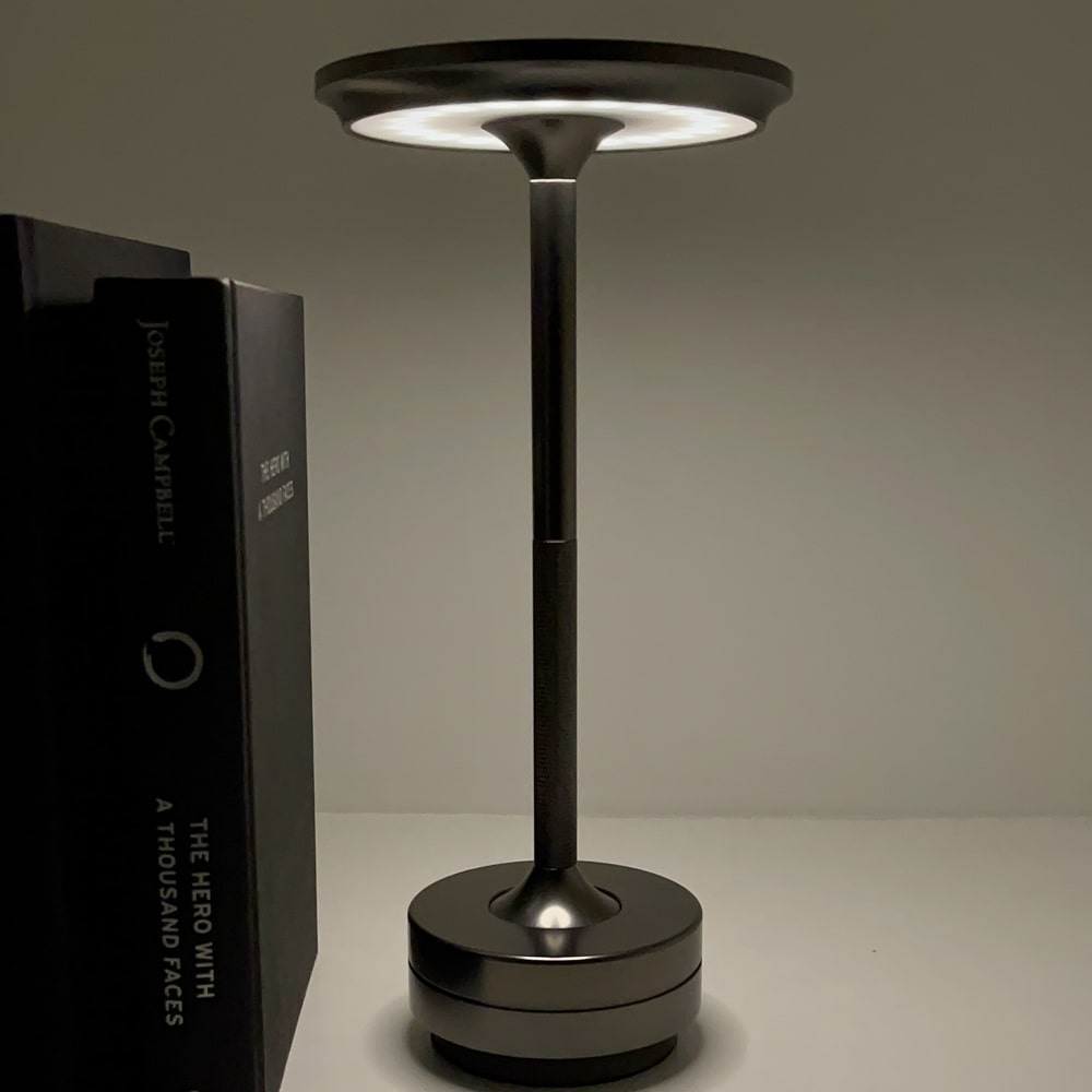 Skorter | Ambient Metallic Wireless Table Lamp