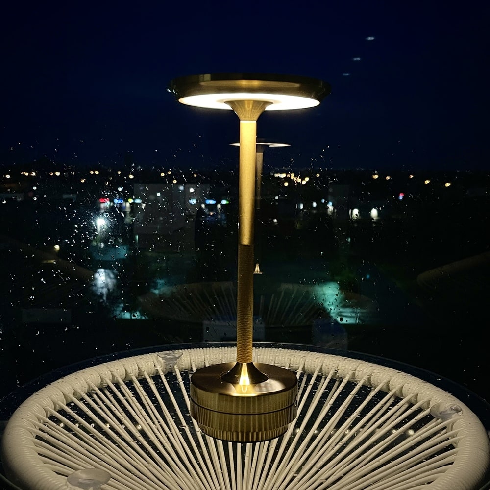 Skorter | Ambient Metallic Wireless Table Lamp