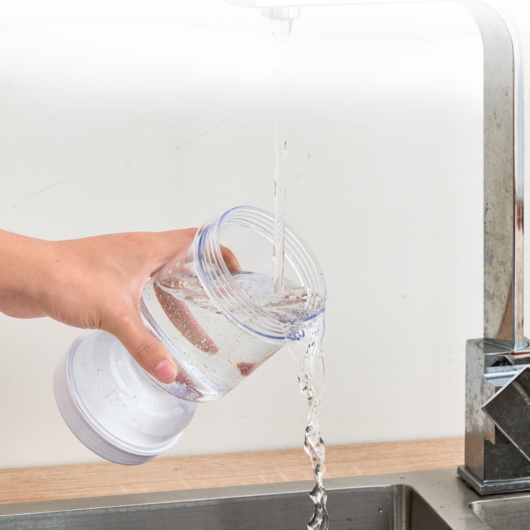 Skorter | Practical jar with water sieve