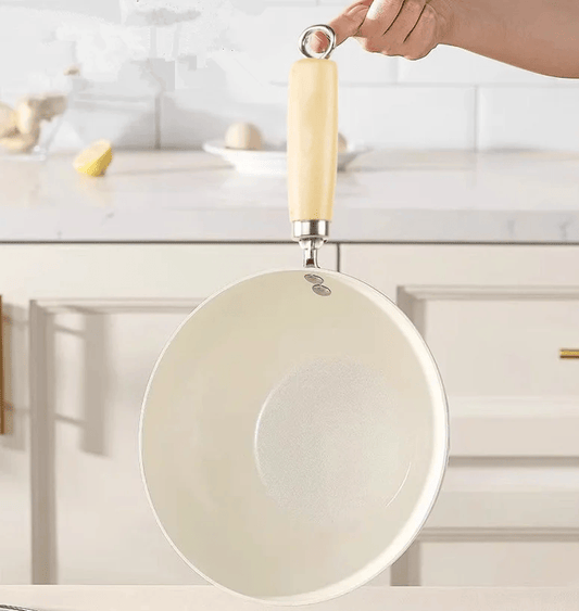 Skorter ceramic with lid for all heat sources