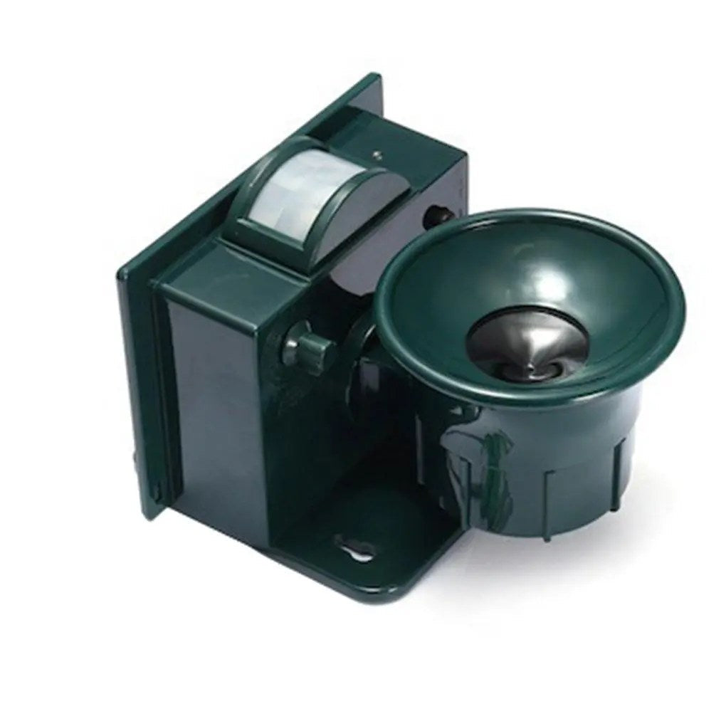 Skorter | Bird deterrent and scarecrow with motion sensor for outdoor use